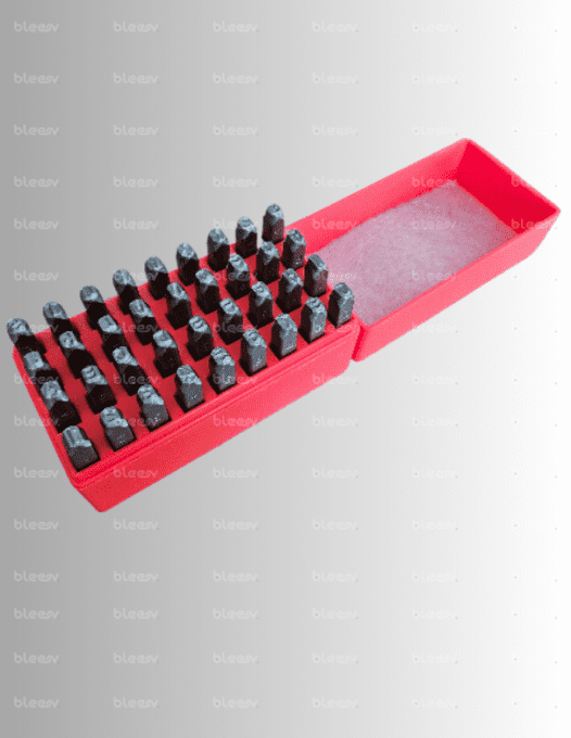 Jeu de lettres et chiffre à frapper 5mm